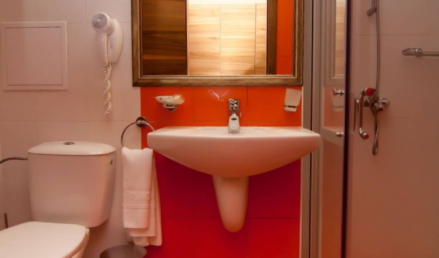 rooms-singleuse-standard-room-balcony