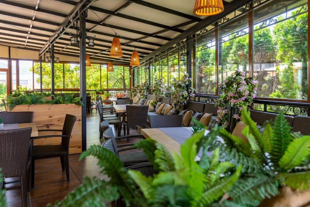 restaurants-restaurants
