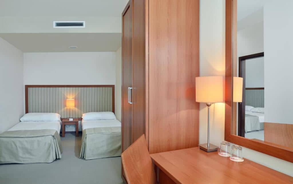 rooms-family-suite-park-view