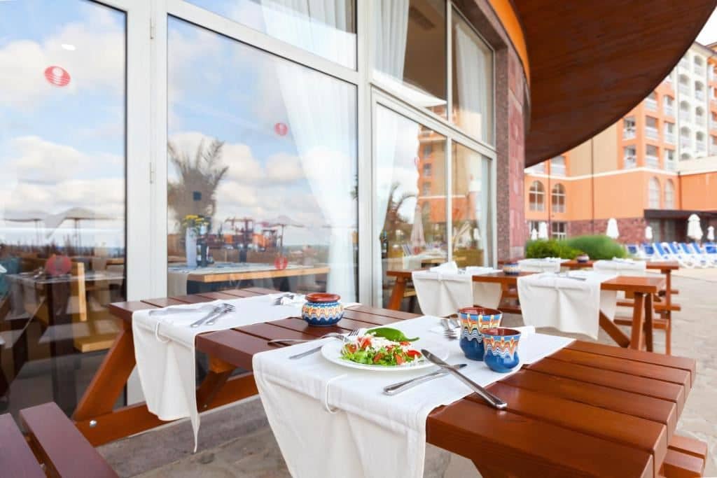 restaurants-restaurants