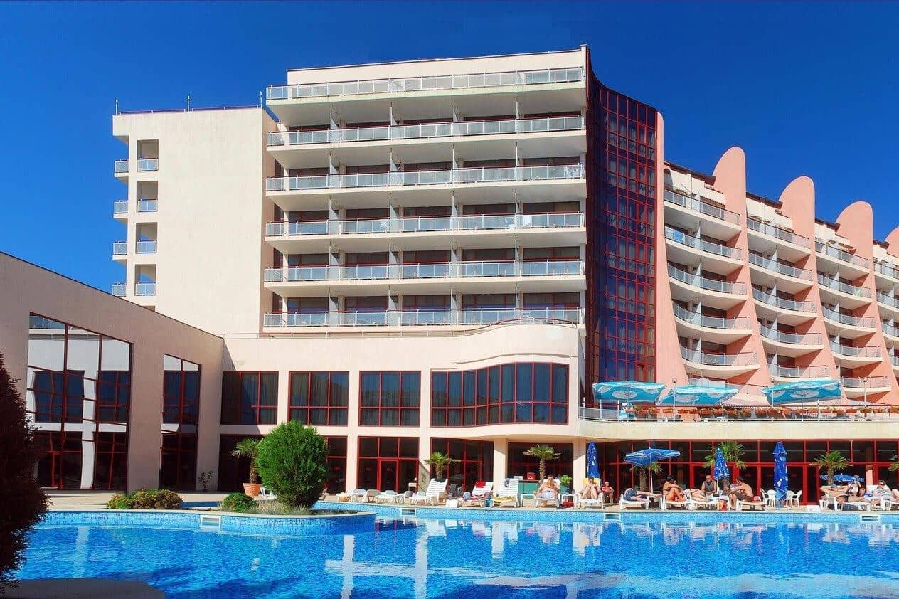 pools-outdoor-pool