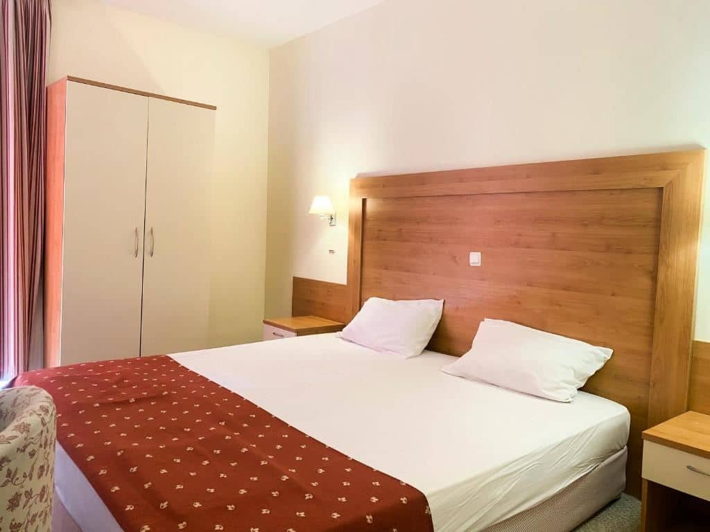 rooms-single-standard-room-sea-view