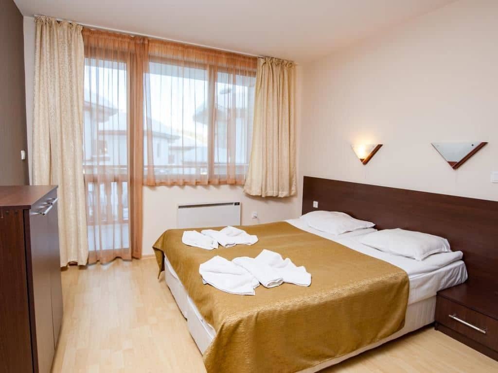 rooms-double-standard-apartment-balcony