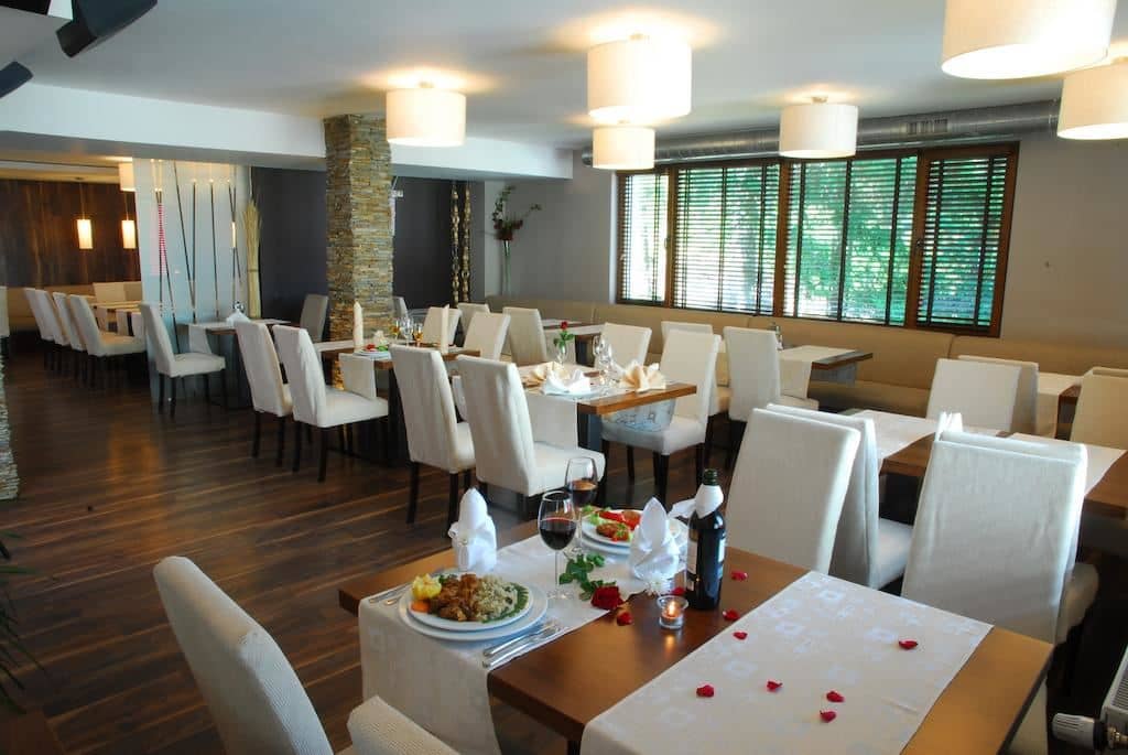 restaurants-restaurants