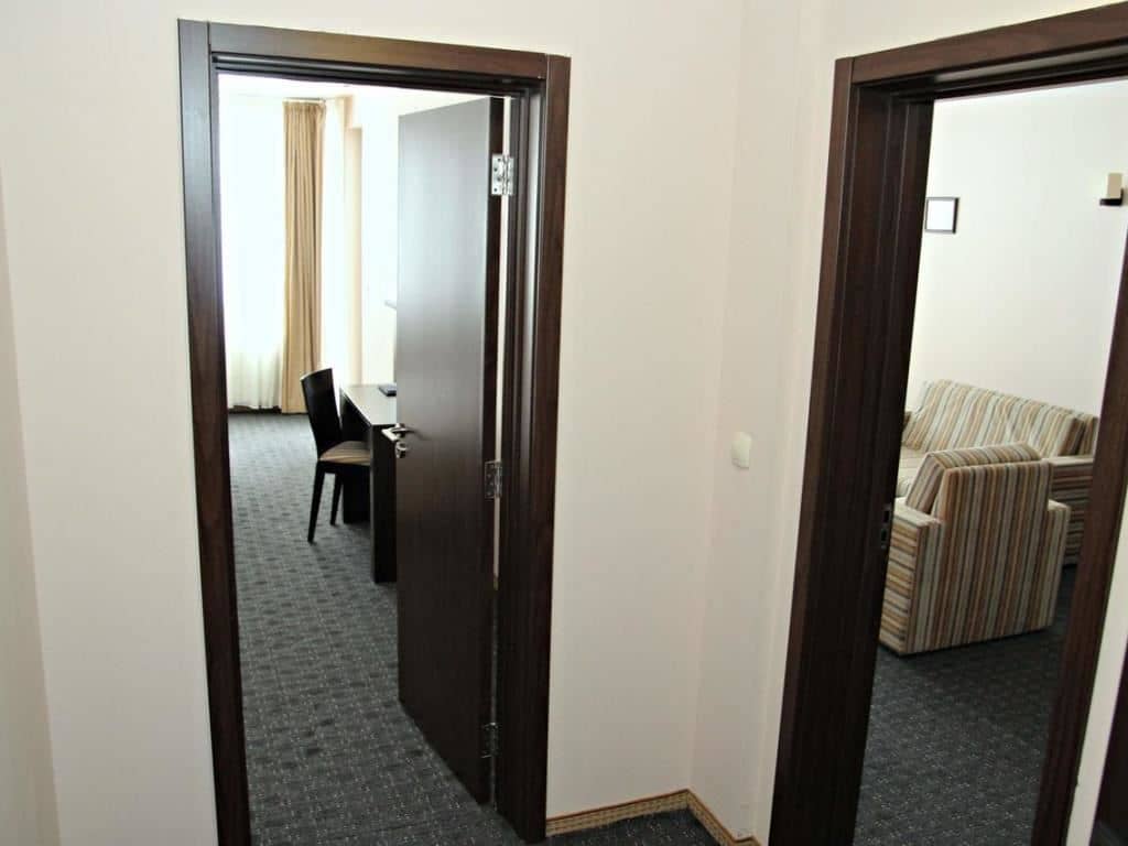 rooms-2-bedroom-standard-apartment-balcony