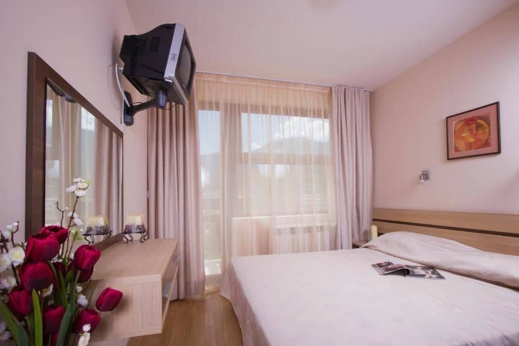 rooms-double-standard-apartment-balcony