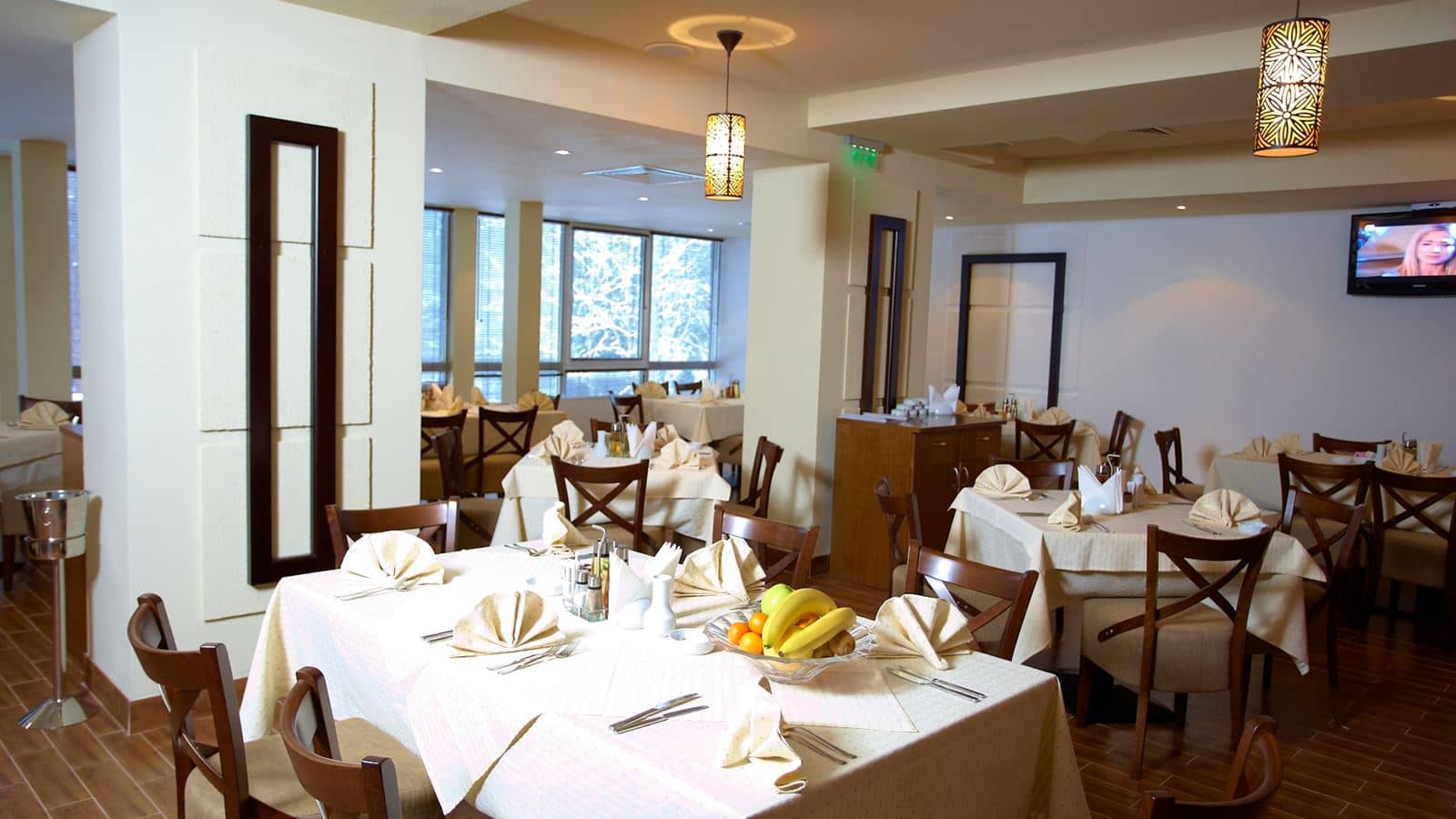 restaurants-restaurant
