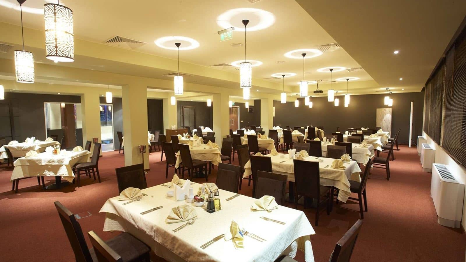 restaurants-restaurants