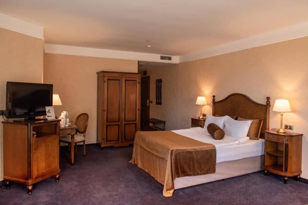 rooms-single-wchild-deluxe-room