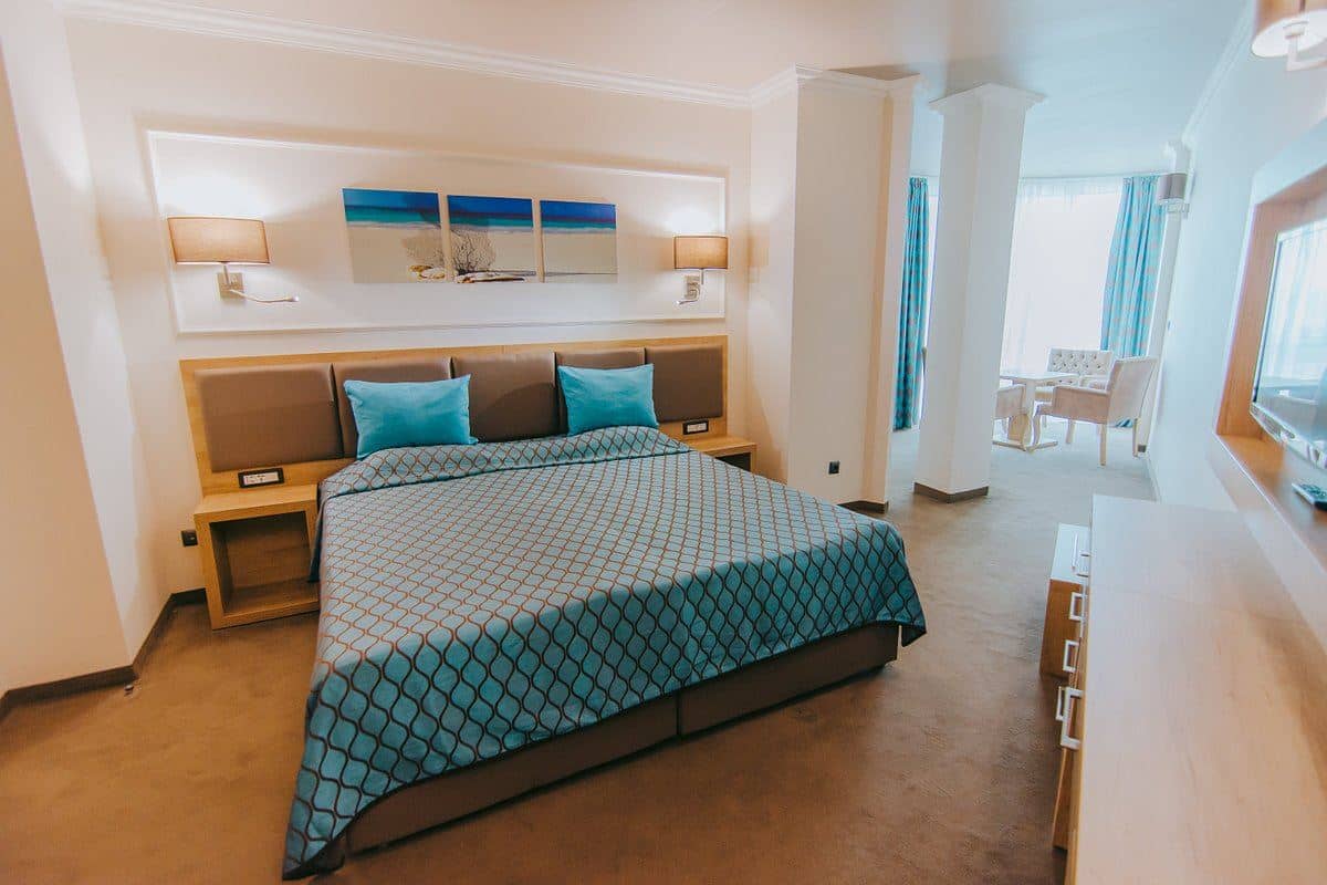 rooms-standard-suite-seaview-balcony-or-terrace