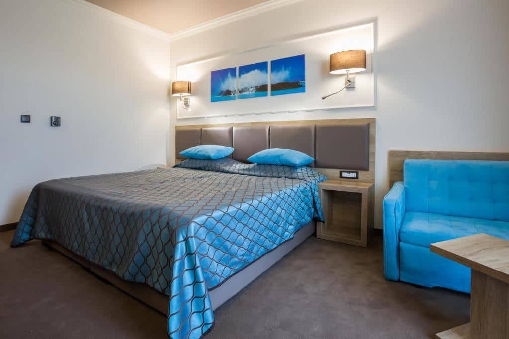 rooms-twin-standard-room-seaview-balcony-or-terrace