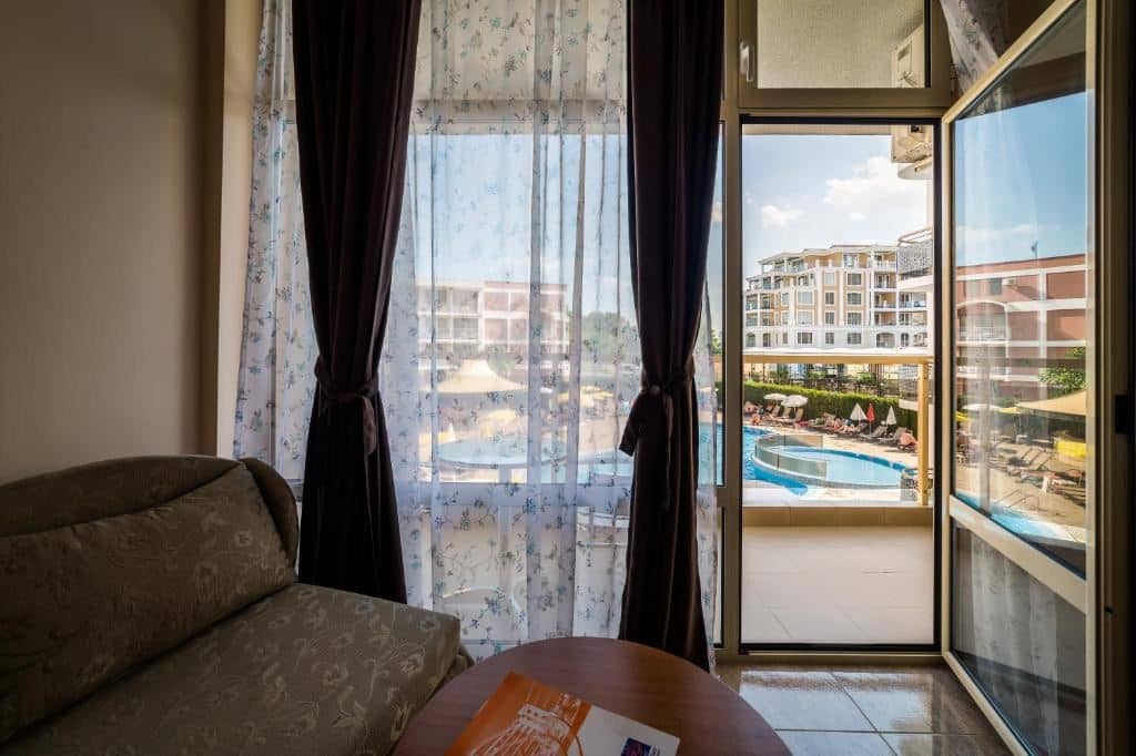 rooms-singleuse-standard-room-balcony-or-terrace