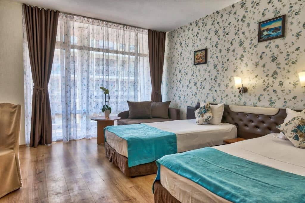 rooms-single-wchild-standard-room-balcony-or-terrace