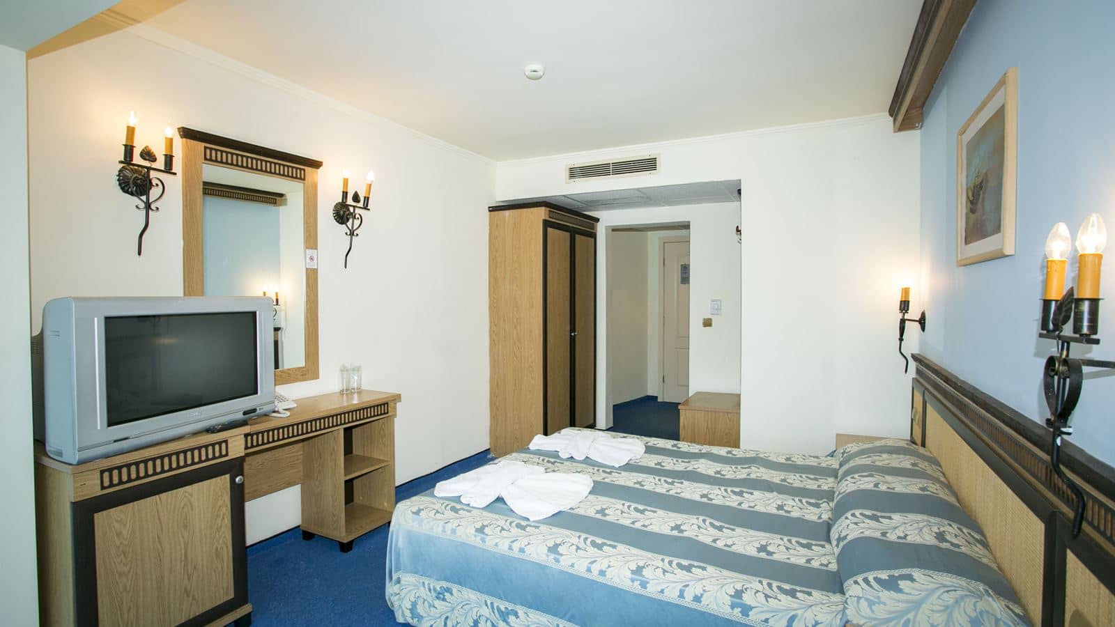 rooms-double-room-without-balcony-metropol-park-view