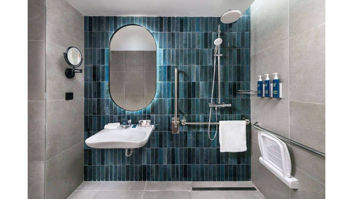 rooms-singleuse-deluxe-room-cityview-balcony