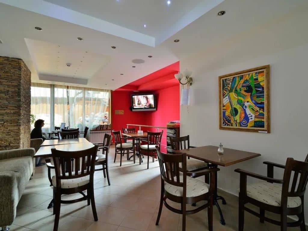 restaurants-restaurant