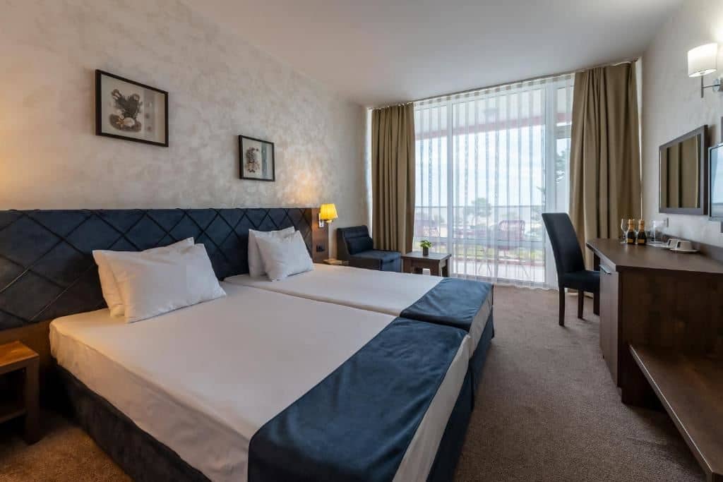 rooms-twin-standard-room-seaview-balcony-or-terrace