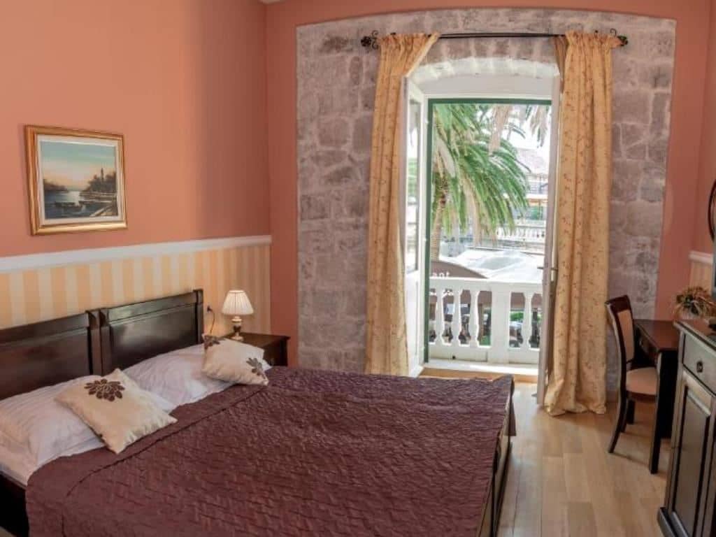 rooms-standard-room
