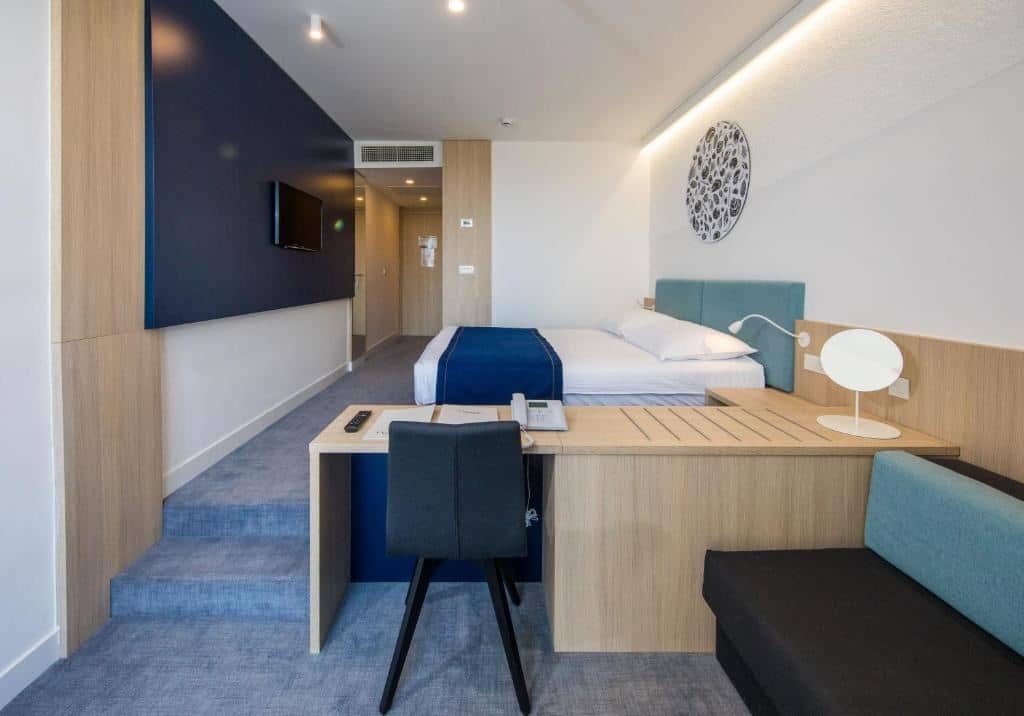rooms-double-superior-room-seaside-balcony