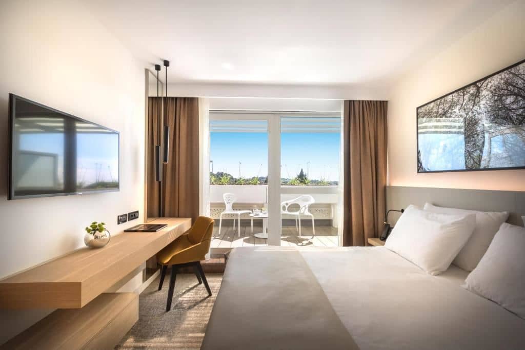 rooms-double-superior-room-balcony