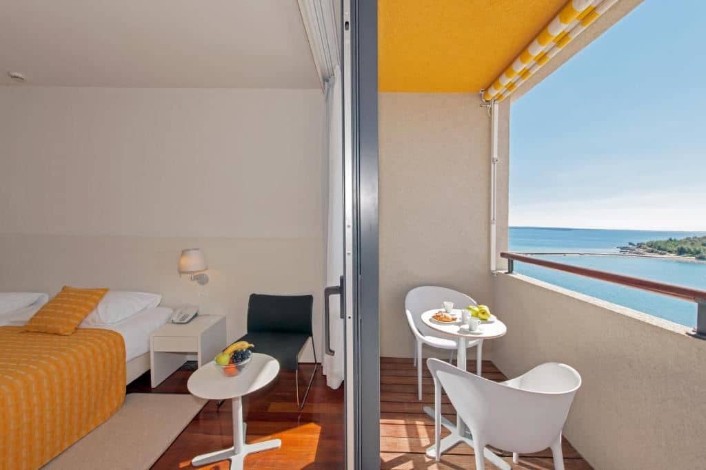 rooms-double-superior-room-balcony