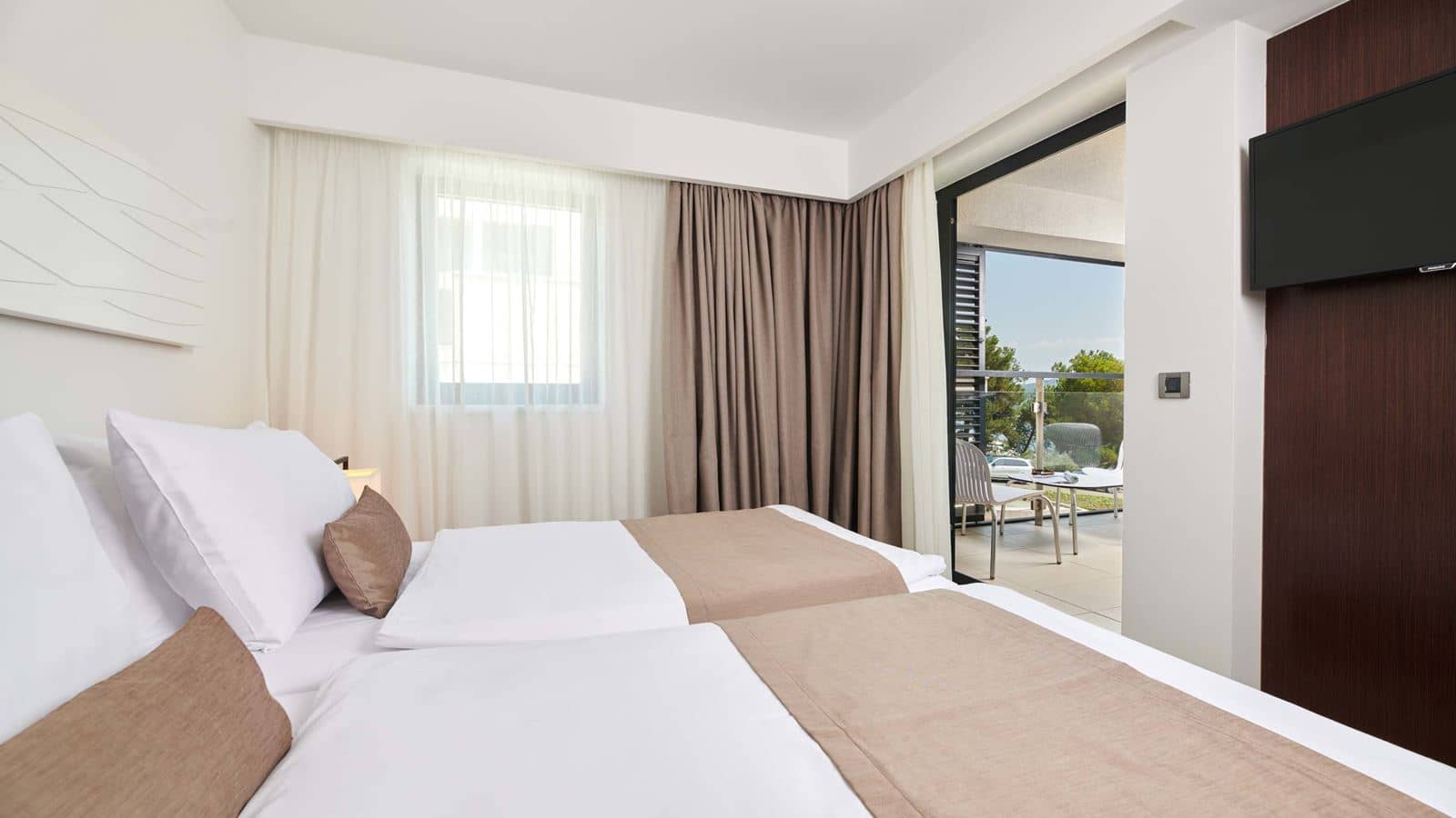 rooms-double-superior-room-park-view-balcony