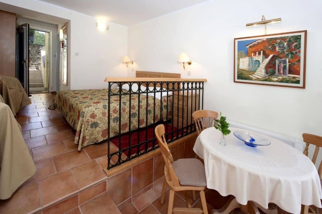 rooms-studio-park-view-terrace