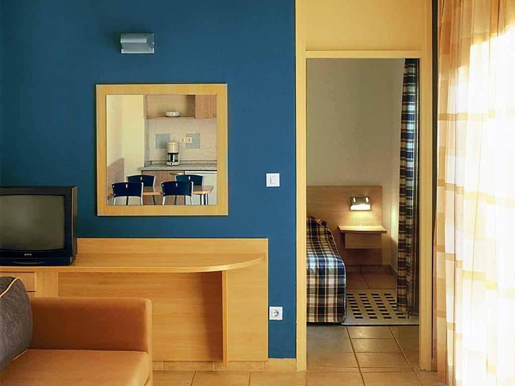 rooms-2-bedroom-apartment-terrace