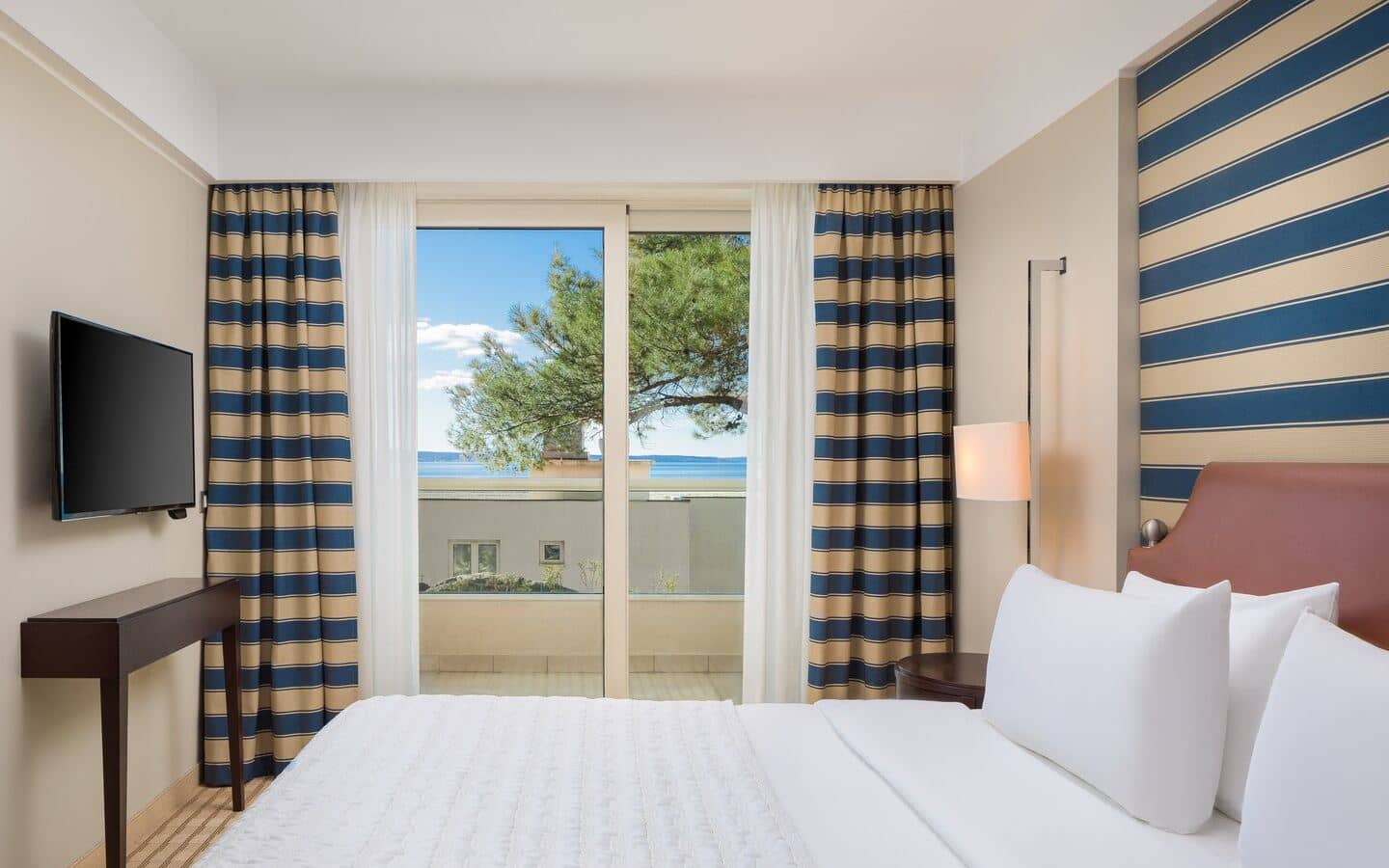 rooms-classic-room-park-view-balcony