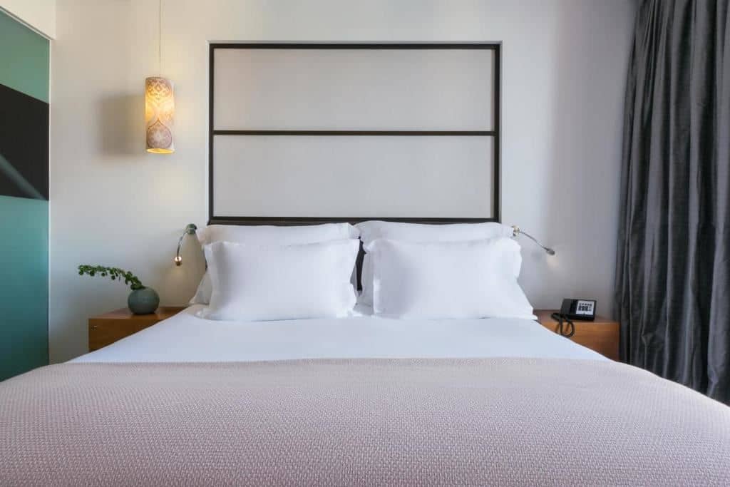 rooms-superior-room