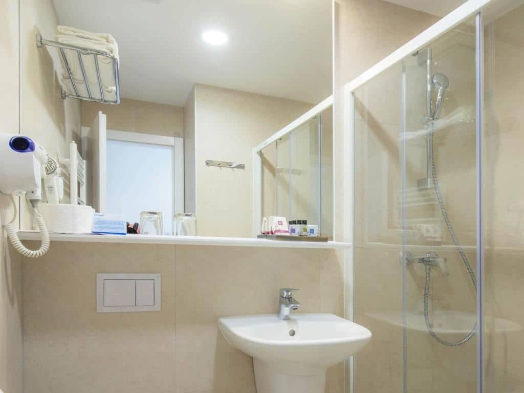 rooms-classic-room