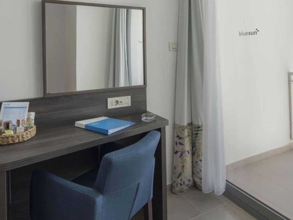 rooms-standard-room-balcony