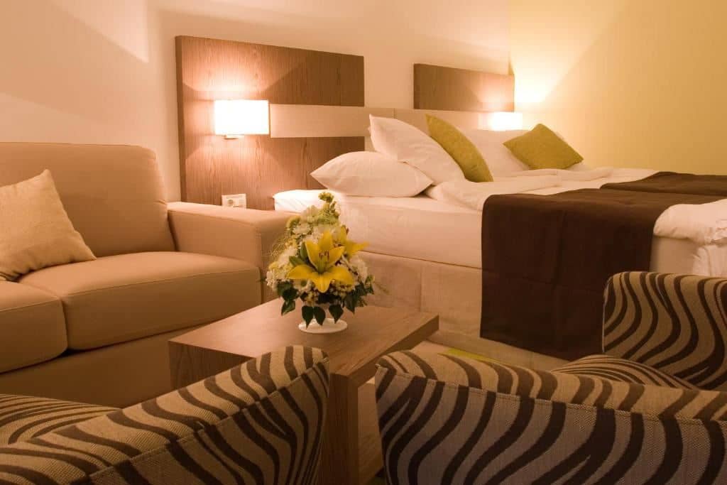 rooms-standard-room-balcony