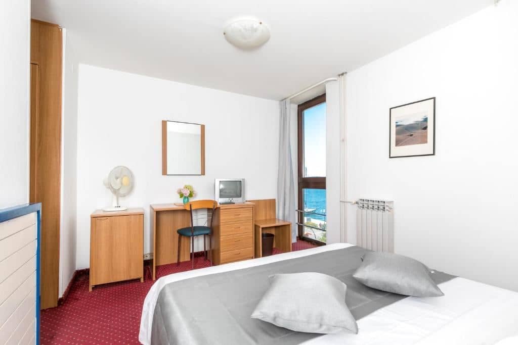 rooms-double-room-seaview-economy