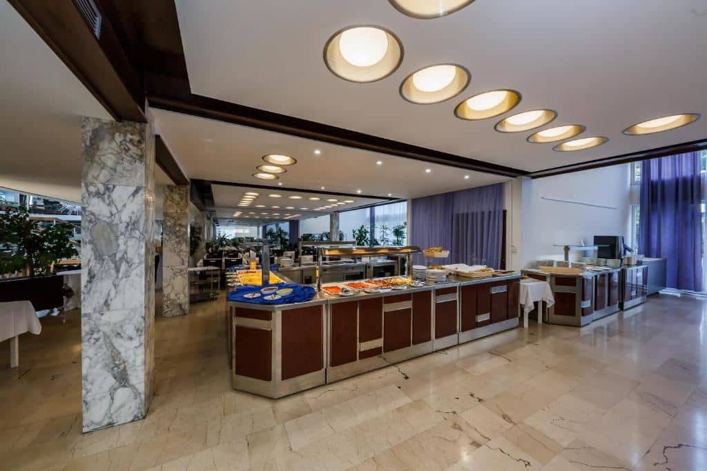 restaurants-restaurants
