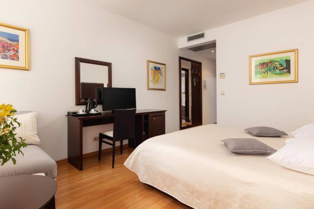 rooms-comfort-room