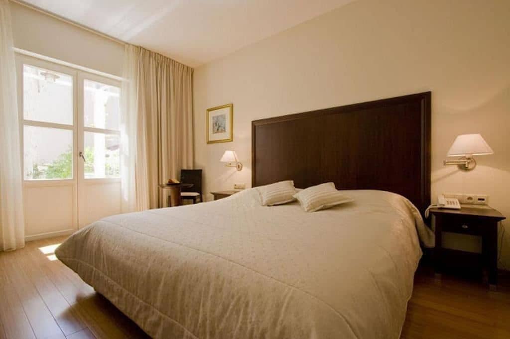 rooms-room