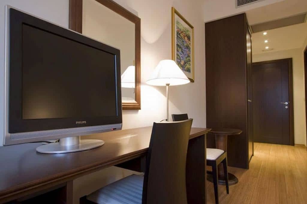 rooms-room