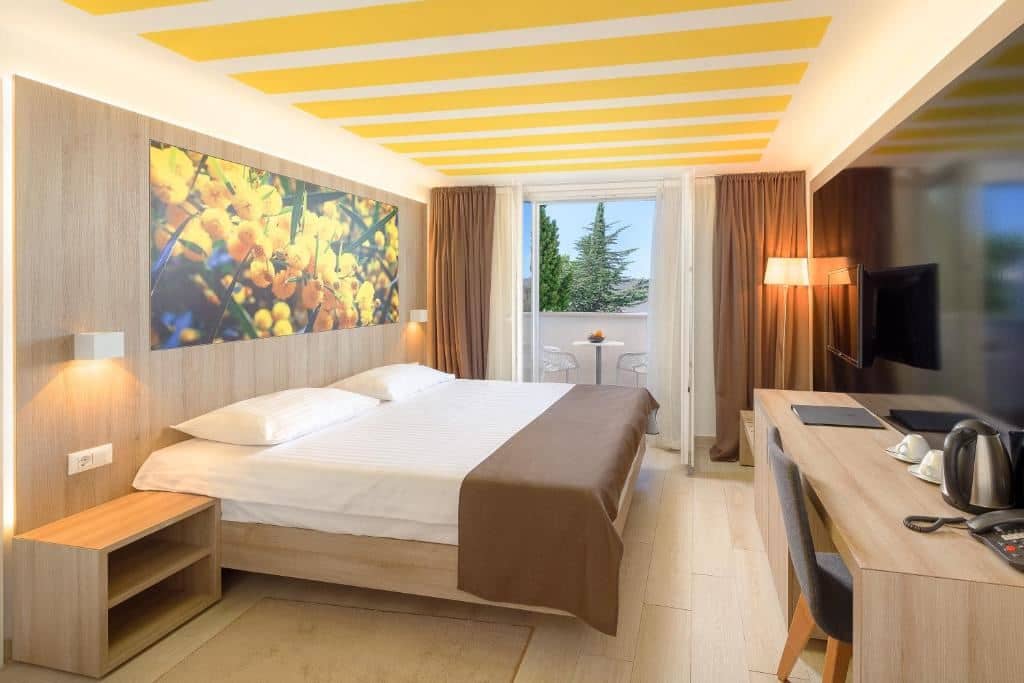 rooms-annex-superior-familyroom-balcony
