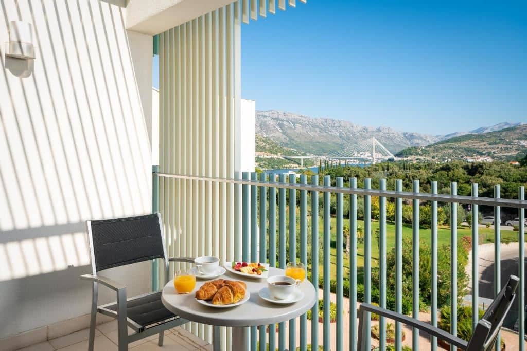 rooms-double-classic-room-park-view-balcony-or-terrace