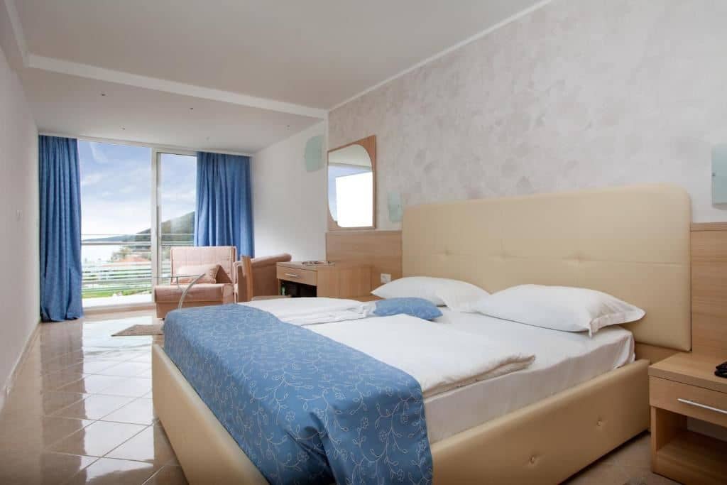rooms-double-standard-room