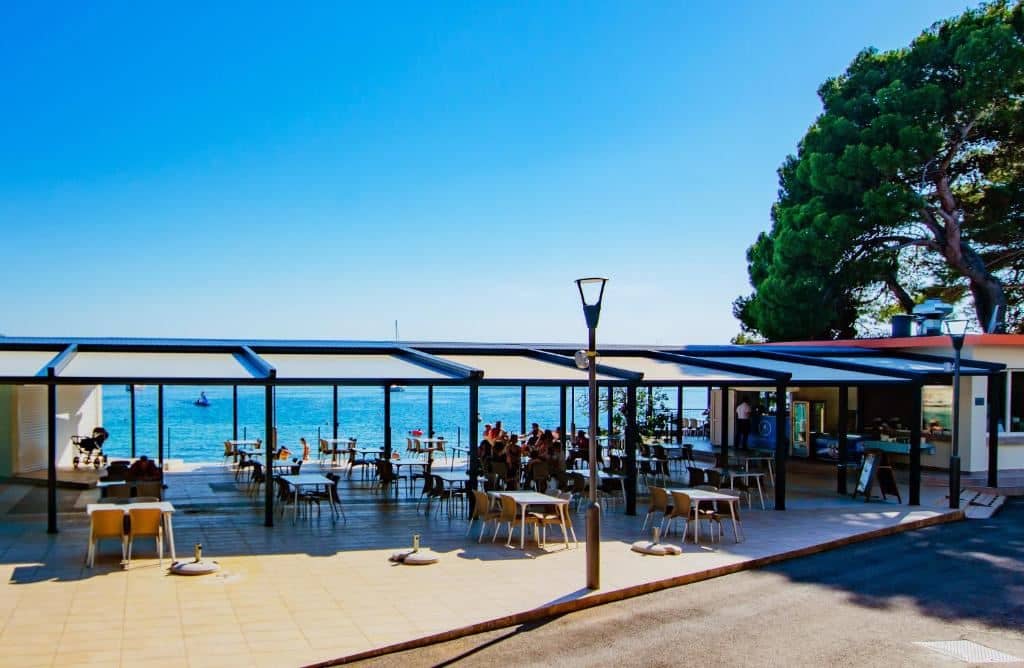 restaurants-restaurant