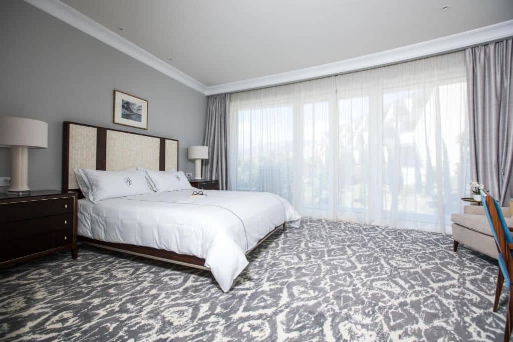 rooms-double-deluxe-room-balcony