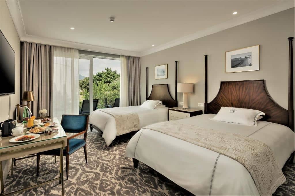 rooms-double-deluxe-room-balcony