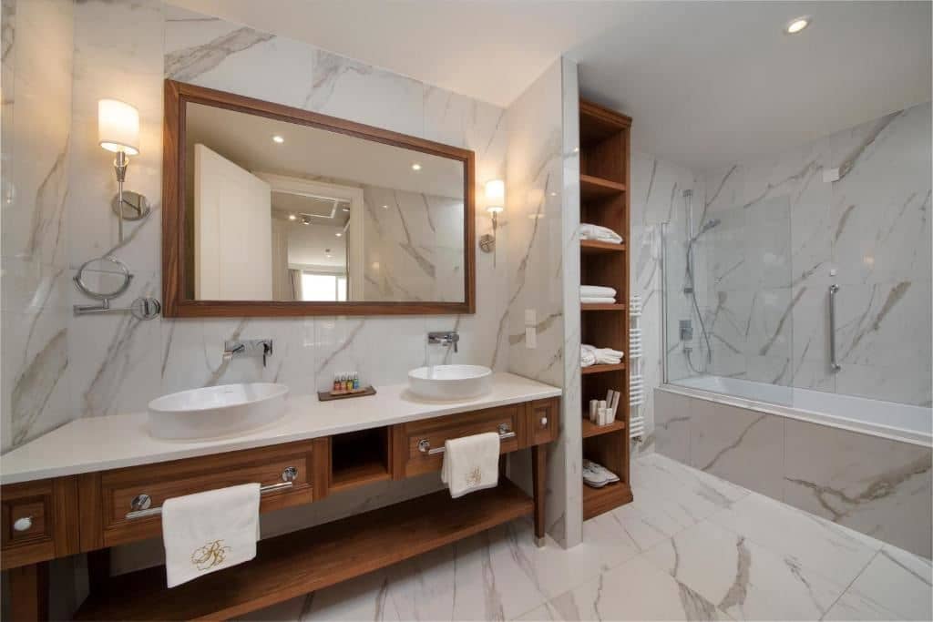 rooms-executive-room-seaview-balcony