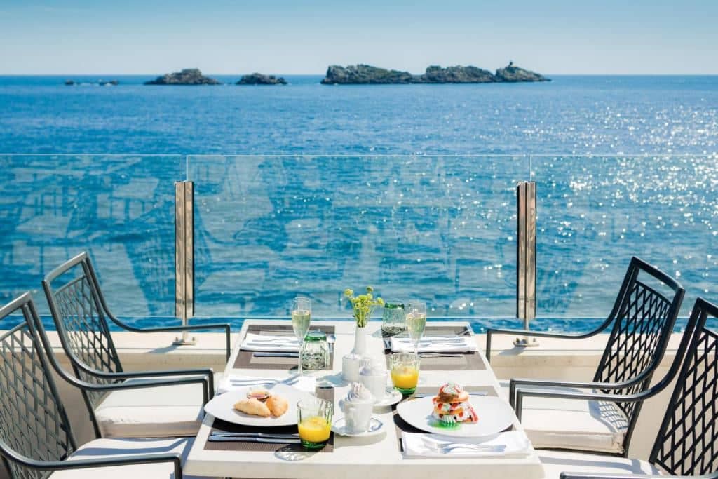 restaurants-restaurants