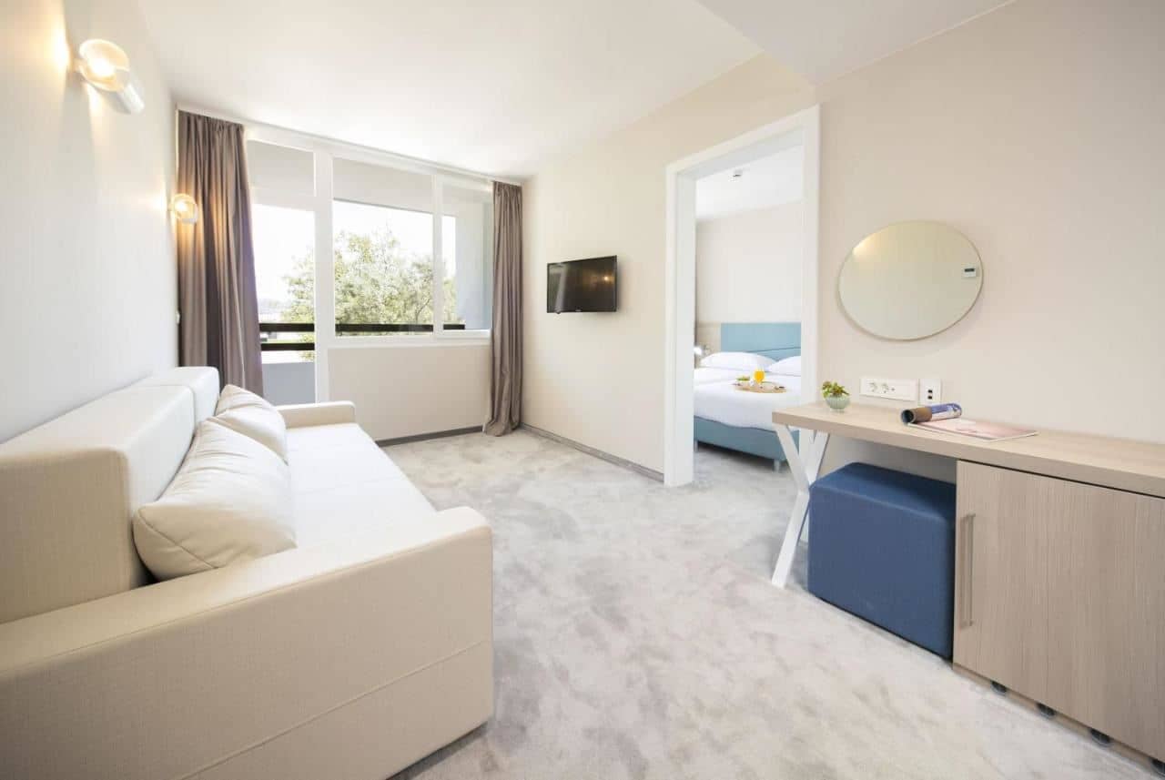 rooms-2-bedroom-standard-apartment