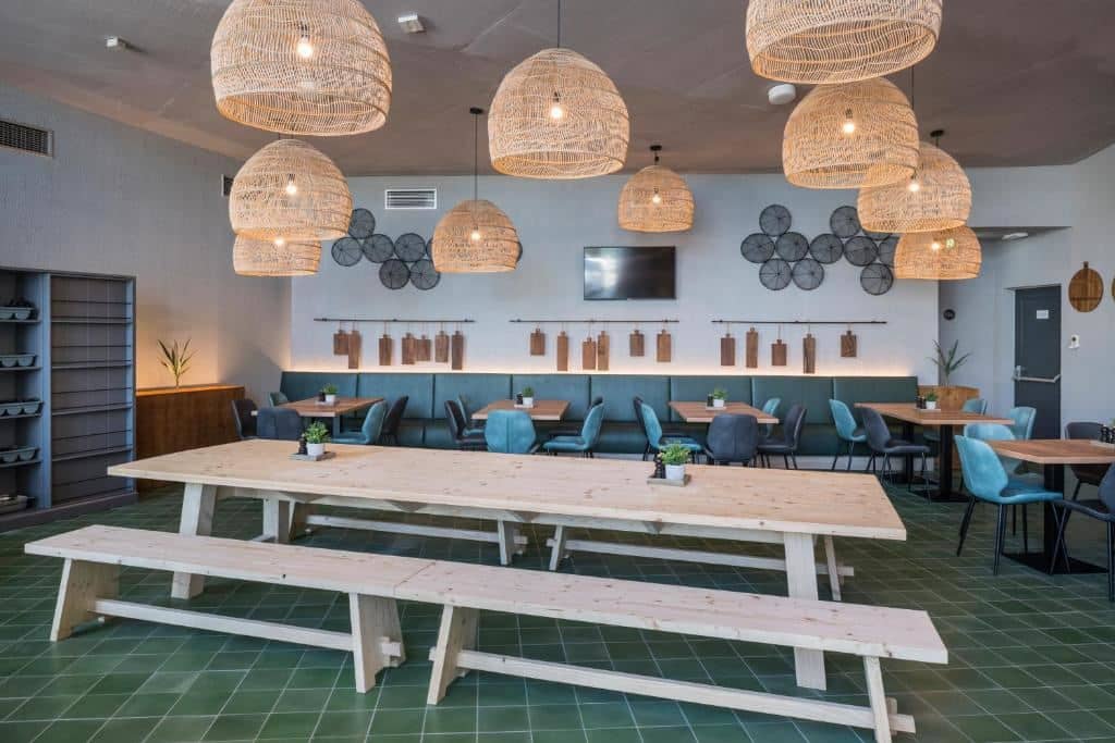 restaurants-restaurants