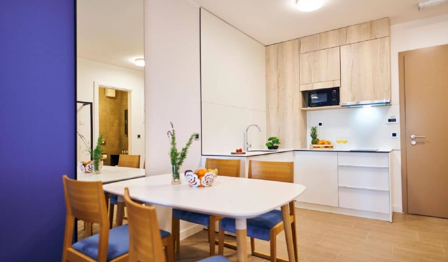 rooms-1-bedroom-apartment-balcony