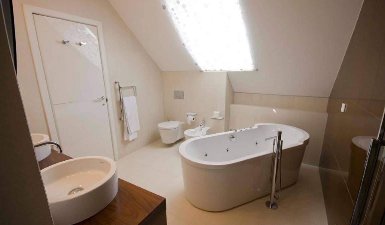 rooms-suite-cityview